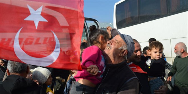 Elazığ'a getirilen 88 Ahıska Türkü, ailelerine kavuştu