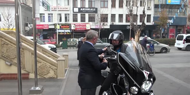 Eski Devlet Bakanı Kürşat Tüzmen, Çorum Belediyesini ziyaret etti