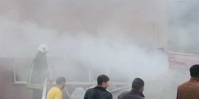 Tekstil fabrikasında yangın: 10 kişi hastanelik oldu