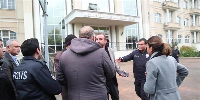 Belediyenin çorba dağıtımına kantinciler ve okul yönetiminden müdahale