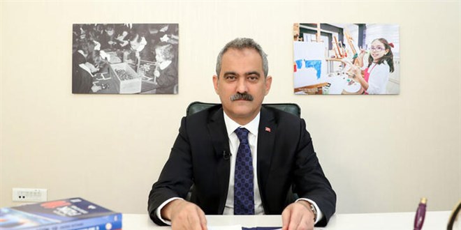Bakan Özer: Dersliklerin yüzde 90'ı etkileşimli tahta ile buluşacak
