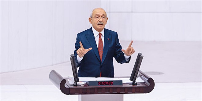 'Bu Meclis 15 Temmuz'da bombalanmıştır' sözlerine 'Bırakın o ayakları'