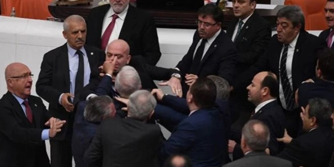 Genel Kuruldaki yumruklu kavgaya Ak Partili Işık'tan açıklama