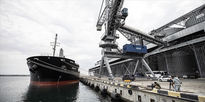 Ukrayna limanlarndan tanan tahl miktar 14 milyon tonu geti