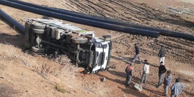 Ankara'da çöp kamyonu devrildi: 1 ölü
