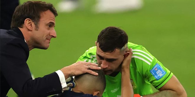 Mbappe'yi Macron teselli etti