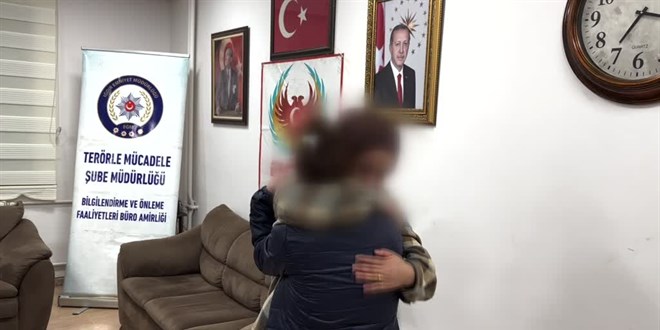 İkna çalışmaları sonucu teslim olan kadın terörist, ailesiyle buluştu