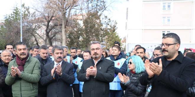 Öğrencilere tek dal sigara satan işletmeci, öğretmeni darp etti