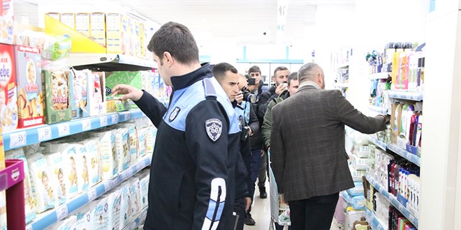 Zincir markette son kullanma tarihi geçmiş bebek maması bile var