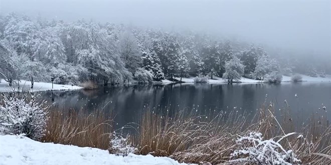 Bolu'da kar yağışı aralıklarla sürüyor