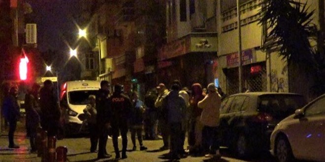 İzmir'de cinayet: Tartıştığı kişiyi boğazından bıçaklayarak öldürdü
