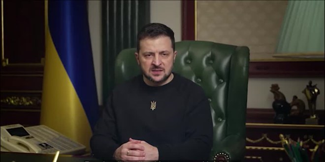 Zelenskiy: Rusya Noel'i Donbas'ta askerlerimizin ilerlemesini durdurmak için kullanmak istiyor