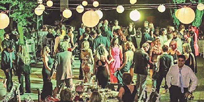 Kampüsteki 'gece kulübü' kapatıldı: Eski yönetim görmezden geliyordu