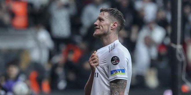 Wout Weghorst Beşiktaş'tan ayrıldı