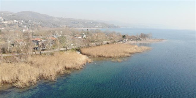 Sapanca Gölü alarm veriyor, su 40 metre çekildi