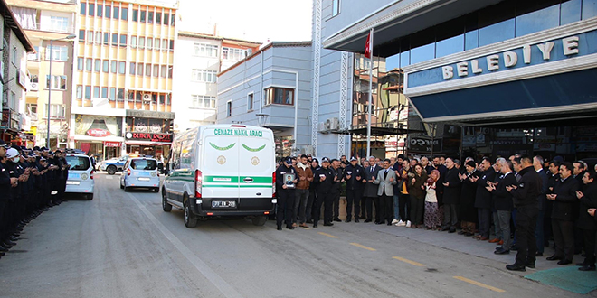Kavga ettiği kişilerce bıçaklanan zabıta memuru hayatını kaybetti