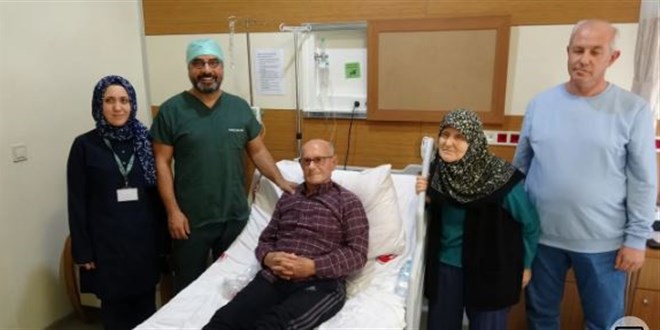 Organları bağışlanan kişiyle, sağlığına kavuşan yaşlı adamın doğum günleri aynı