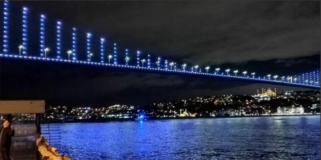 İkna çabaları sonuç vermedi, 15 Temmuz Şehitler Köprüsü'nden denize atladı!