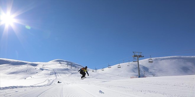 Kayak merkezlerinde kar kalnl en fazla 60 santimetreyle Davraz'da lld