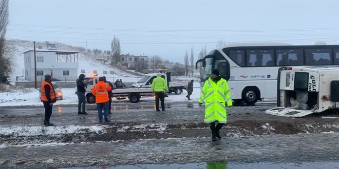Nevşehir'de devrilen işçi servisindeki 1 kişi öldü, 12 kişi yaralandı