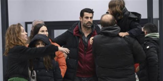 Volkan Demirel, ailesi ve takımıyla birlikte İstanbul'a geldi