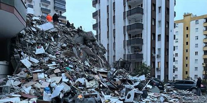 Enkaz altından 41 saat sonra kurtarılan kişi 'Hoş geldin' sözüyle karşılandı