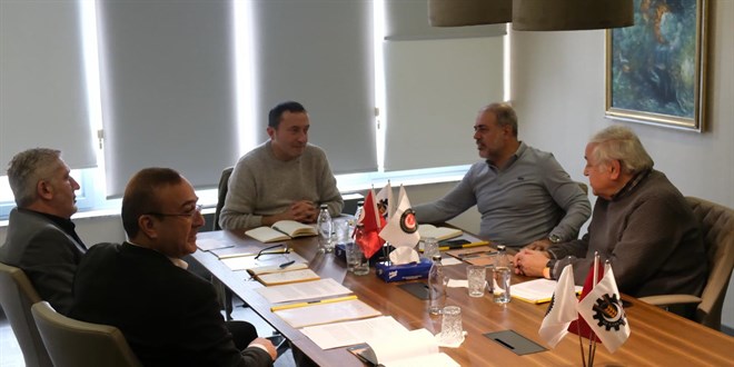 Öz Gıda İş Sendikası'ndan deprem bölgesine yardım