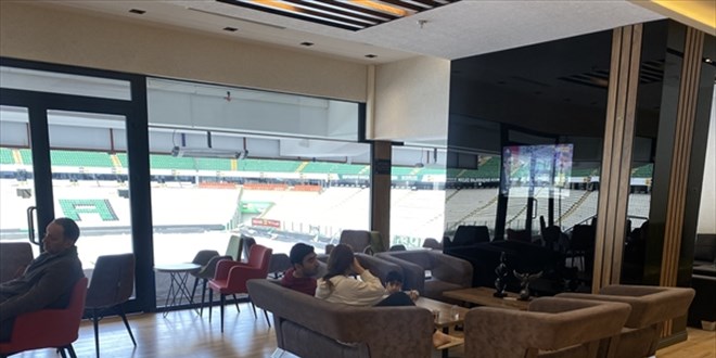 Konyaspor 60 depremzedeyi stadyumda ağırlıyor