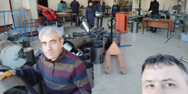 Meslek lisesi deprem bölgesine gönderilmek üzere soba üretiyor