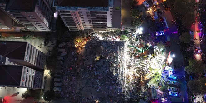 Hatay'da enkaz altında kalan genç kız 159 saat sonra kurtarıldı