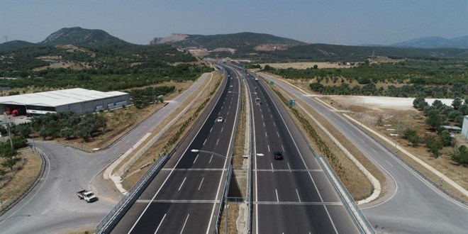 Antalya-Alanya ve Ankara-Kırıkkale-Delice otoyollarının yapım ihaleleri hazirana ertelendi