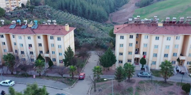 Depremden sağlam çıkan TOKİ konutlarının sakinleri yaşadıklarını anlattı