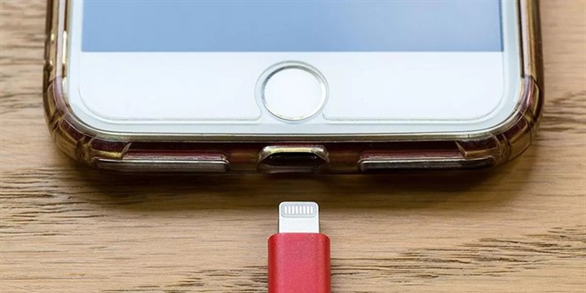 Deprem bölgesinde ücretsiz telefon, internet ve şarj noktaları kuruldu