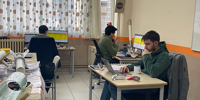 Üniversite öğrencileri YKS'ye hazırlanan depremzedelere ücretsiz mentorluk yapacak