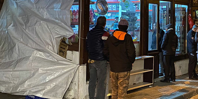 Depremzedeler için toplanan yardımları satan şüpheli yakalandı