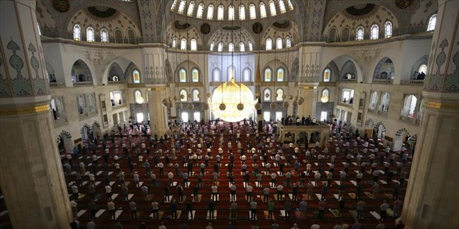 Diyanet'ten 'Cuma Namaz' ve 'Mira Gecesi' dzenlemesi