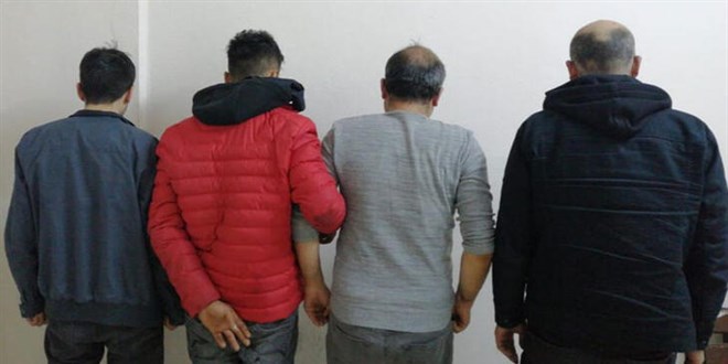 Gaziantep'te hasar gören camiden hırsızlığa 4 gözaltı