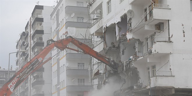 Baro başvurdu, mahkeme Diyarbakır'da yıkım işlemlerini durdurdu