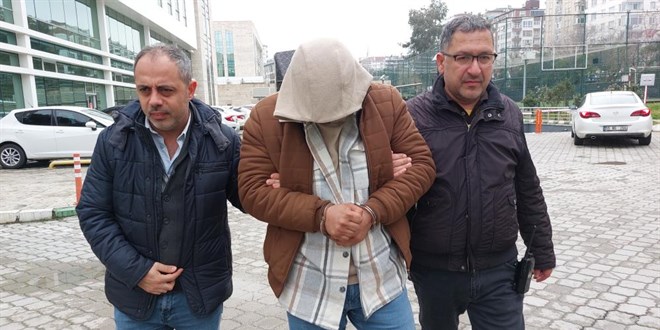 Depremzedenin bileziklerini çalan eski uzman çavuş tutuklandı