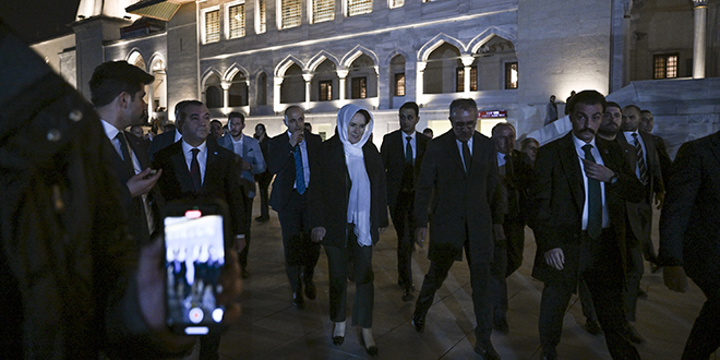 Akşener, depremlerde hayatını kaybedenler için mevlit okuttu