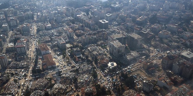 Depremler en çok düz demirli ve beton kalitesi düşük binaları yıktı