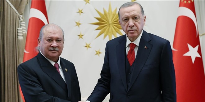 Cumhurbaşkanı Erdoğan, Johor Sultanı İskender ile görüştü