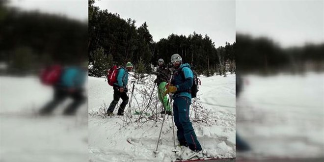 Depremlerde hayat kurtard, Artvin'deki da vefat etti