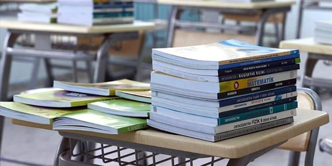 Depremzede öğrencilerin ders kitapları sıralarında hazır olacak