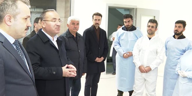 Bakan Bozdağ'dan deprem bölgesindeki adli tıp personeline teşekkür