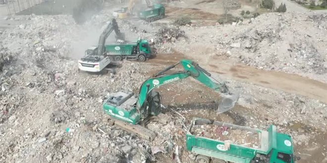 DSİ deprem bölgelerinden 2 milyon ton enkaz taşıdı