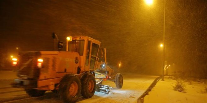 Çorum'da kar: Görüş mesafesi azaldı, ulaşım aksadı
