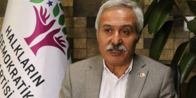 Diyarbakır eski belediye başkanı hakkında 'tutukluluğunun devamı' kararı