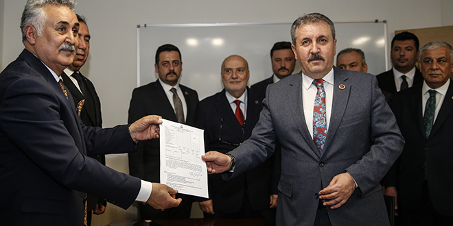 BBP Genel Başkanı Destici, milletvekili aday adaylığı başvurusu yaptı