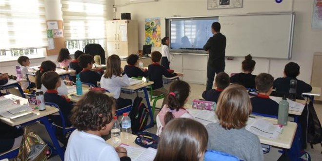 Afet bölgesinde 1783 noktada eğitim devam ediyor